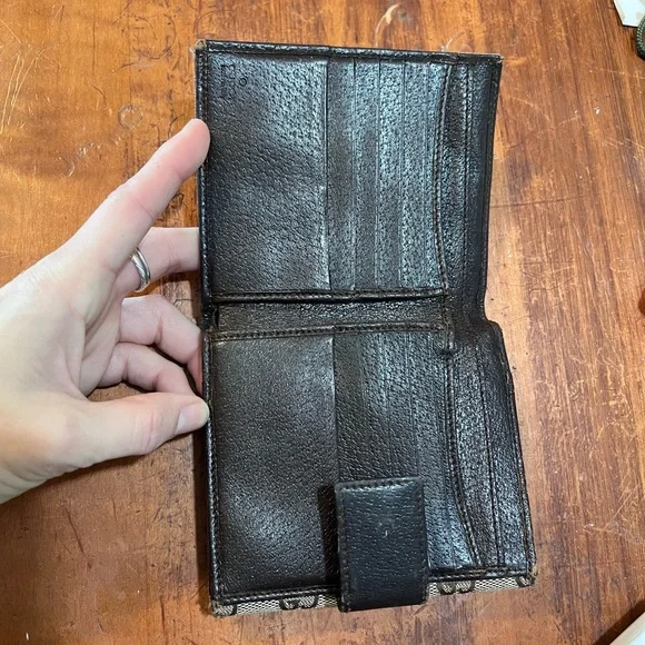 Authentic Gucci Compact GG Bifold Canvas Wallet - Picture 5 of 13